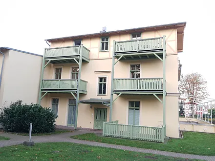 Eingang zur Wohnung 09 mit zwei Balkonen im 2. Obergeschoss