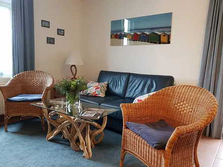 Der Wohnbereich mit Schlafsofa 