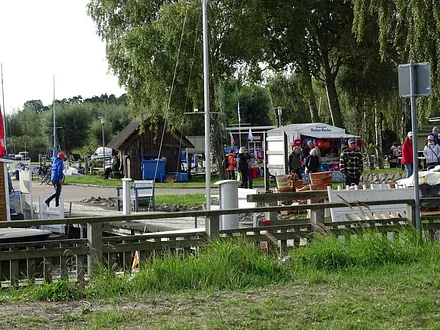 Trubel beim Hafenmarkt