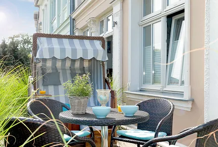 Terrasse mit Strandkorb