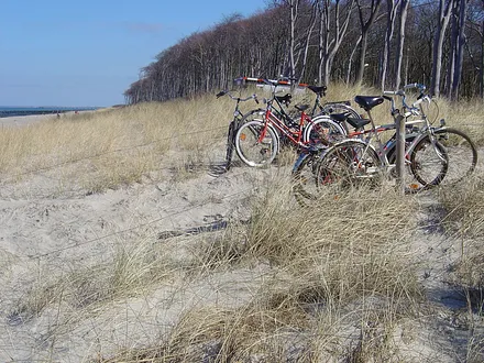 Mit dem Fahrrad ist man in wenigen Minuten an einsamen Strandabschnitten