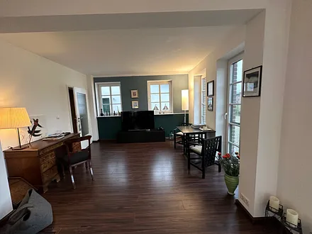 Sicht auf den Schreibtisch