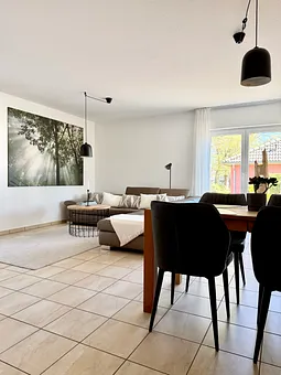 Wohnzimmer mit Essbereich