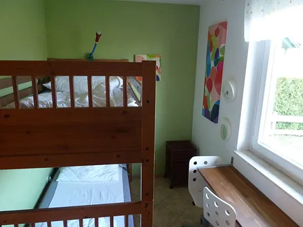 Kinderzimmer mit Doppelstockbett