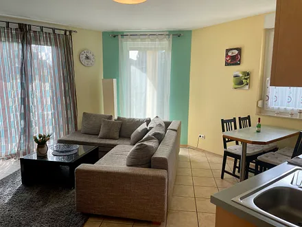 Wohnzimmer mit Terrasse