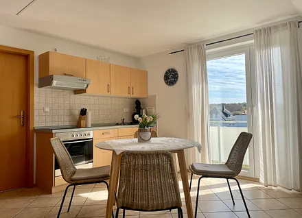 Essecke mit Küchenzeile