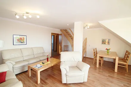 Wohnbereich mit Esstisch