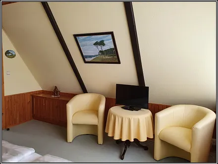 Schlafzimmer mit Doppelbett