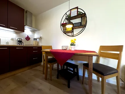 Fewo Hahns Küche und Esstisch