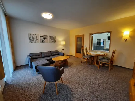 Wohnzimmer mit Essplatz