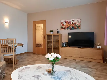 Wohnzimmer - Blick vom Sofa