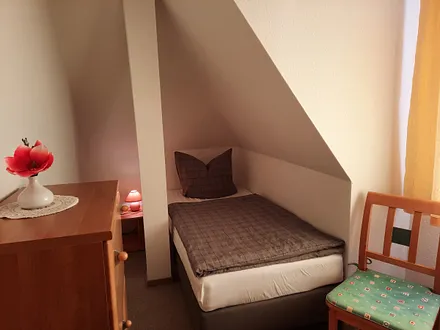 2. Schlafzimmer mit Einzelbett