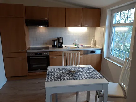 Küche mit Essplatz - zum Wohnbereich offen