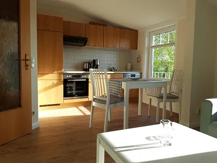 Blick zur Küche vom Sofa aus