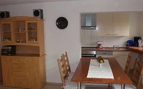 Essbereich im WZ und Einbauküche