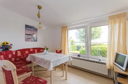 Veranda mit See - u. Hafenblick