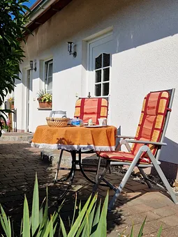 Sitzecke 1 (Sonne am Morgen & Vormittag)