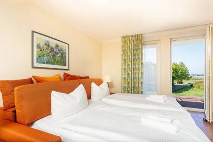 Wohnzimmer mit Bettsofa 200 cm x 180 cm - Relax Rückenlift - Bed Box Ablage