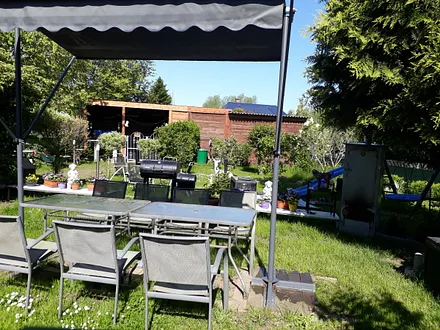 Sitzecke mit Grill und Räucherofen