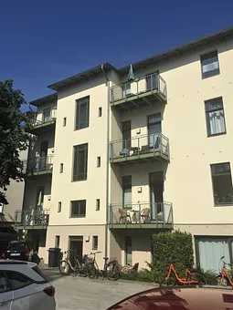Balkon 1. OG - vom Parkplatz aus