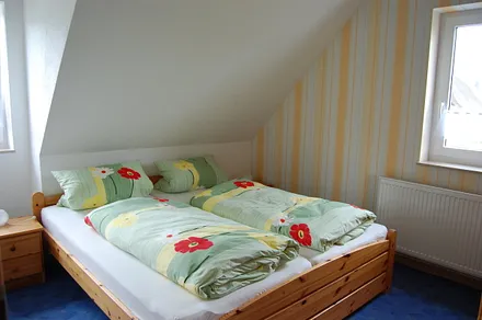 2 von 3 Schlafzimmer oben