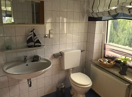 Kleine Ansicht blaues Bad