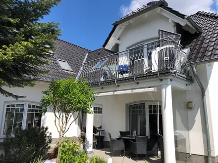 Blick zu Ihrem Balkon in der 1. Etage 