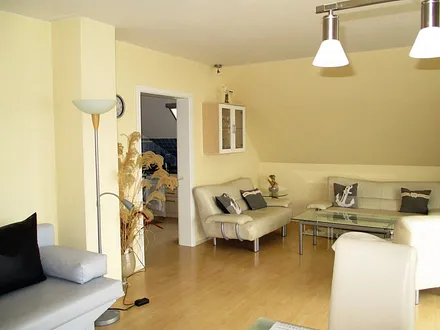 großes lichtdurchflutetes Wohnz. mit Ledercouchecke,gr.Flachbild-TV ( Diagonale 136cm), Hifi-Anlage u. DVD