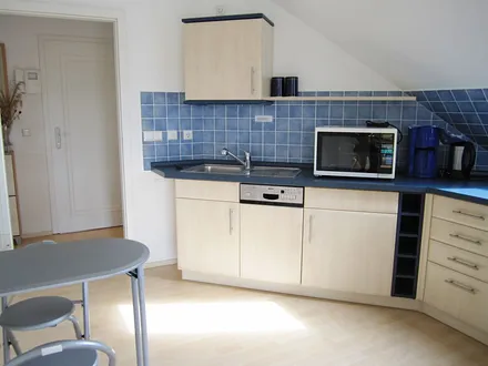 Vollkomfortküche mit Eßecke u. Zugang zum Wohnzimmer