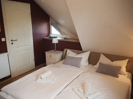 Schlafzimmer 1 mit Bad