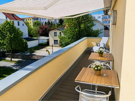 9m Südbalkon; ganztags Sonne 
