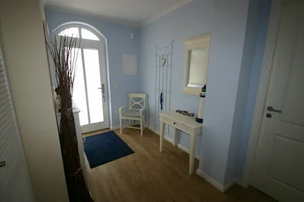 Vom grossen Flur gehen alle Zimmer ab