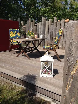 Separate Terasse im Garten