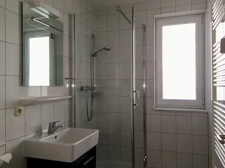 Tageslichtbad mit Dusche