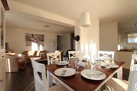 Wohn- und Essbereich