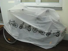 2 Fahrräder auf der Terasse