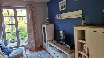 Wohnbereich mit Blick zur Terrasse 