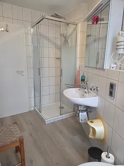 Bad mit Dusche