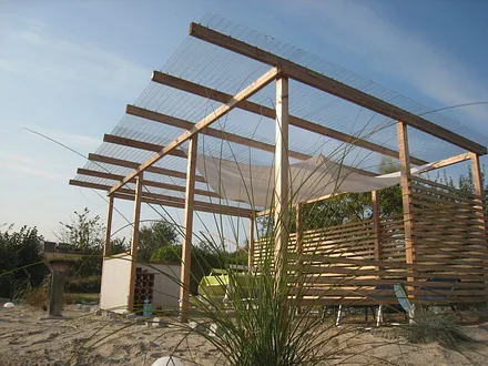 kleine "Strandoase" mit Grill, Sommerküche und Relax-Zone