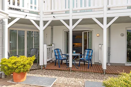 eigene überdachte Terrasse