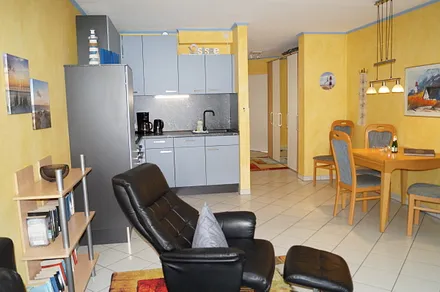 Blick auf Küche und Essplatz