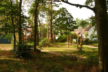 Spielplatz am Haus