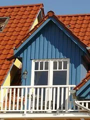 Balkon von außen - zwichenzeitlich haben wir auch einen Sonnenschirm für Sie