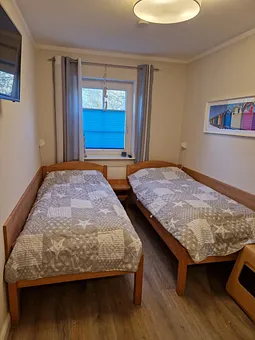 Schlafzimmer 2 mit TV