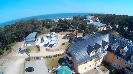 aus der Luft, direkt an der Konzertmuschel