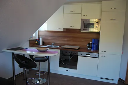 Küchenbereich mit Sitzecke