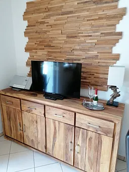 Wohnbereich mit TV und Radio