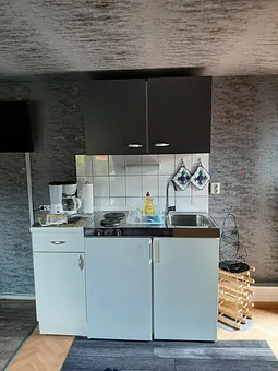 Bungalow LEE - Eingang und Kitchenette