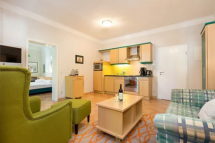 Hier der Blick zur Küchenzeile.