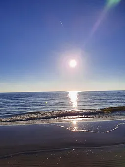 Sonnenaufgang am Meer 